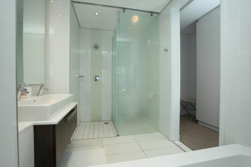 Luxury @ Sandton Skye Johannesburg Exterior photo